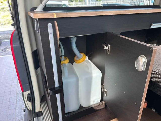 TOYOTA HIACE van 4WD 2022