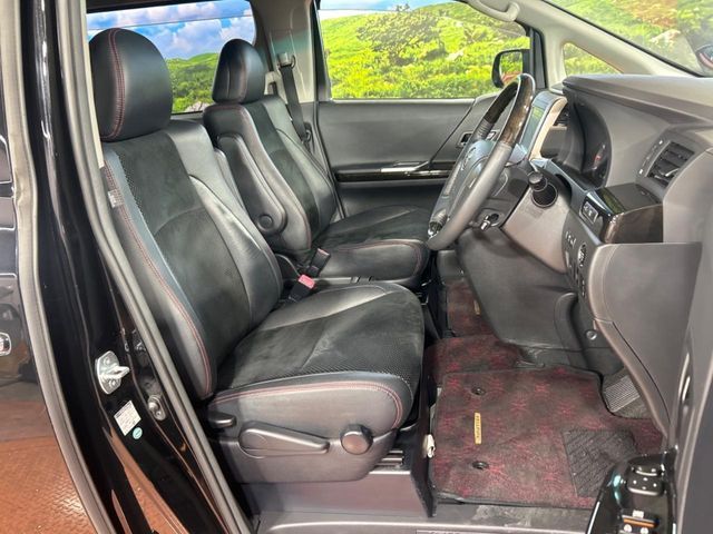 TOYOTA VELLFIRE 2014