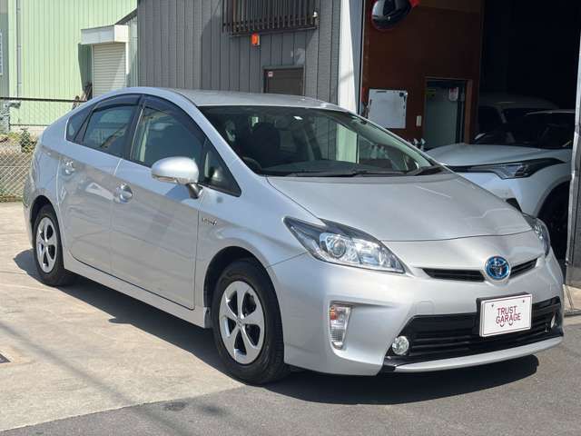 TOYOTA PRIUS 2014