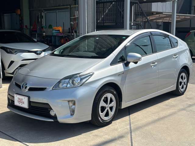TOYOTA PRIUS 2014