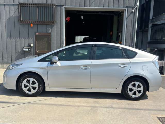 TOYOTA PRIUS 2014