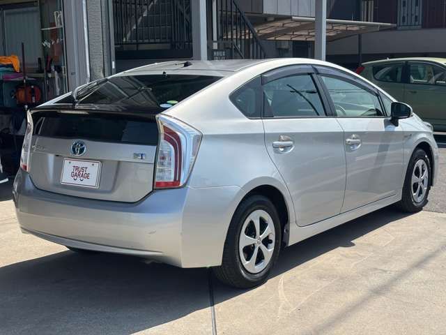 TOYOTA PRIUS 2014