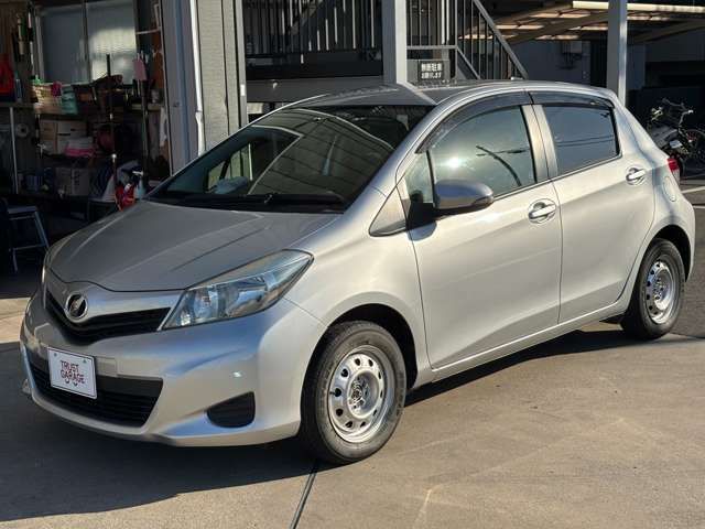 TOYOTA VITZ 2012