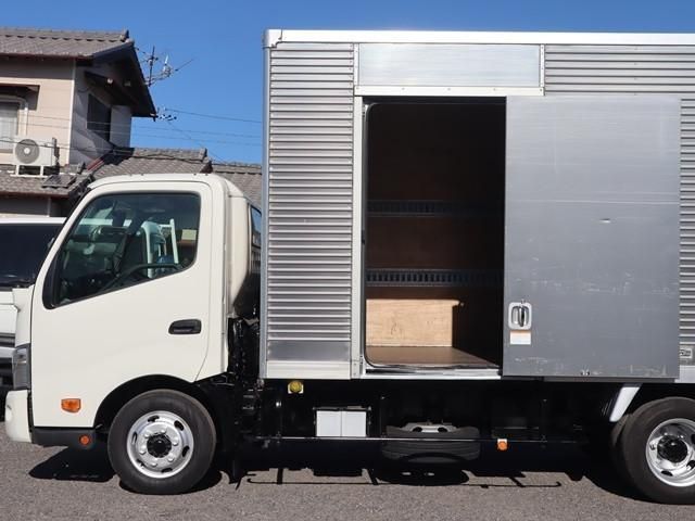 TOYOTA DYNA 2020