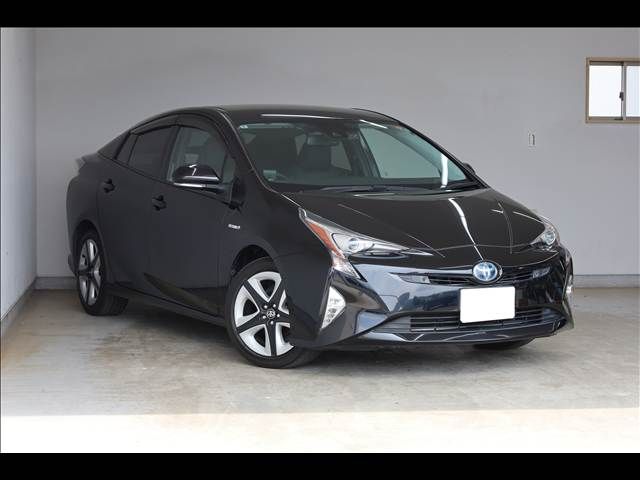 TOYOTA PRIUS 2018