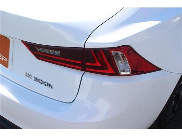 TOYOTA LEXUS IS300h 2013