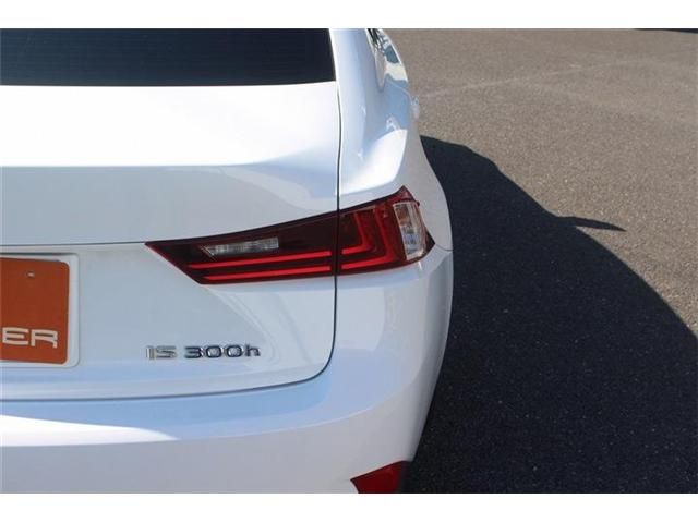 TOYOTA LEXUS IS300h 2013