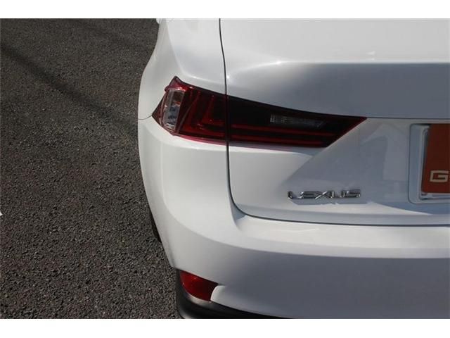 TOYOTA LEXUS IS300h 2013