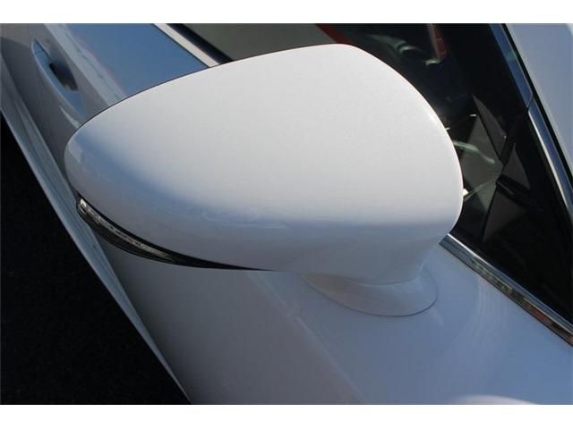 TOYOTA LEXUS IS300h 2013