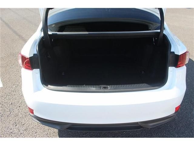 TOYOTA LEXUS IS300h 2013