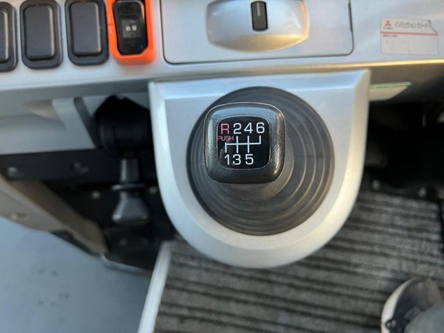 MITSUBISHI FUSOU AERO ACE 2012