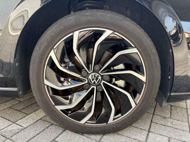 VOLKSWAGEN VOLKSWAGEN GOLF 2023