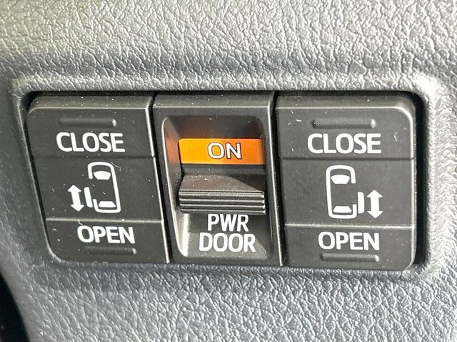 TOYOTA SIENTA HYBRID 2019