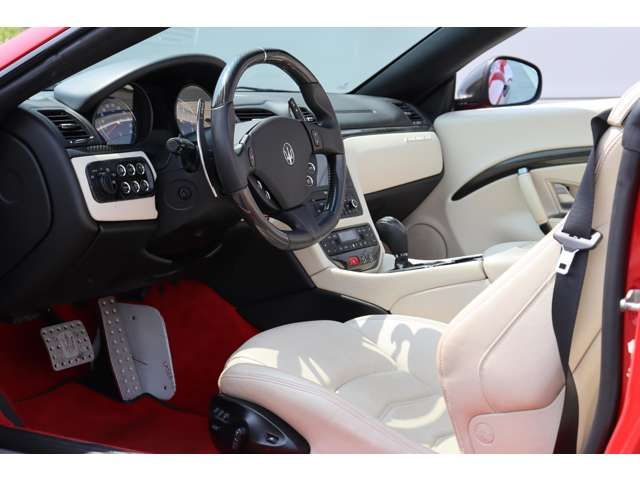 MASERATI MASERATI GRANCABRIO 2015