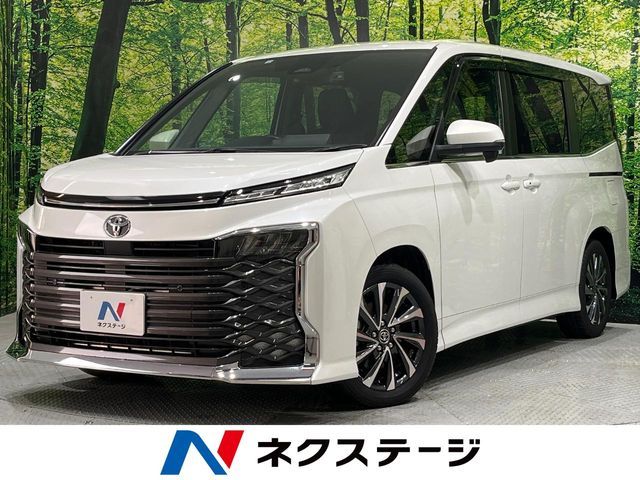 TOYOTA VOXY 2022