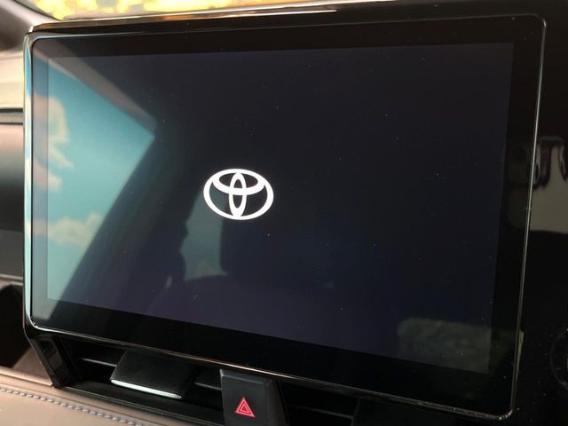 TOYOTA VOXY HYBRID 2022