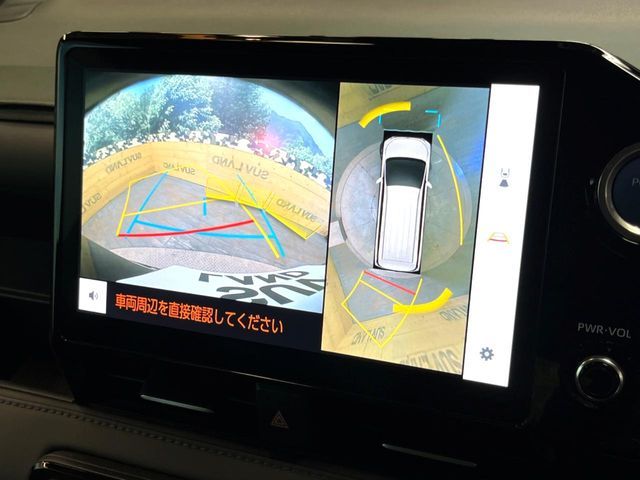 TOYOTA VOXY HYBRID 2022