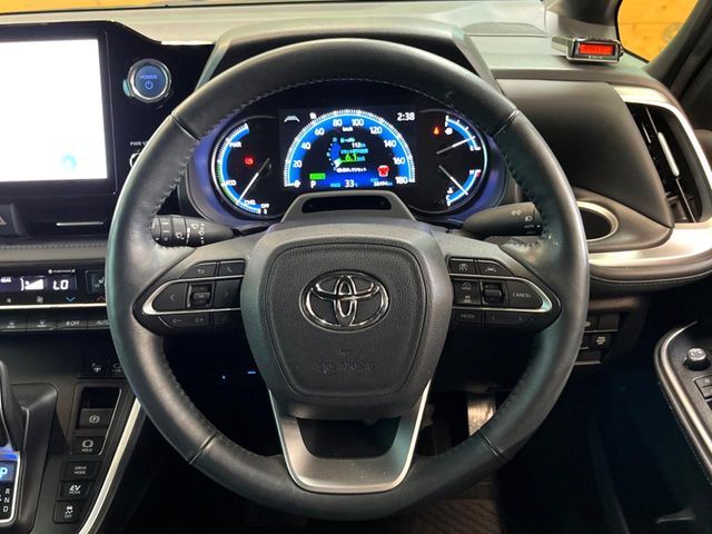 TOYOTA VOXY HYBRID 2022