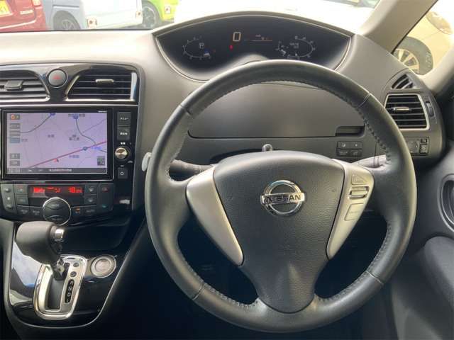 NISSAN SERENA  S-HYBRID 2014