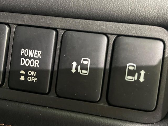 MITSUBISHI DELICA D:5 4WD 2022