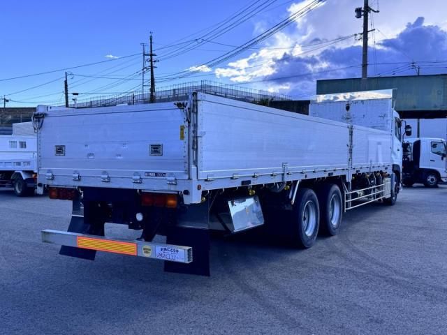 NISSAN DIESEL Quon 2011