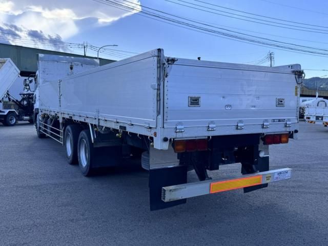 NISSAN DIESEL Quon 2011