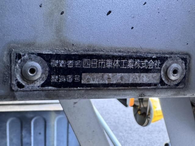 NISSAN DIESEL Quon 2011