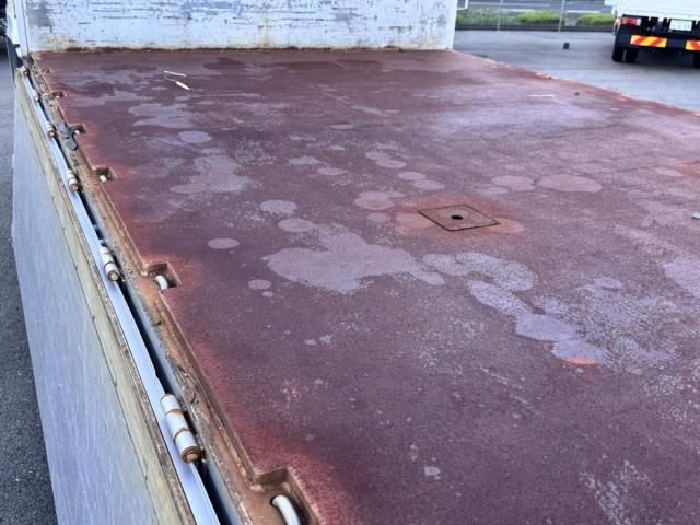 NISSAN DIESEL Quon 2011