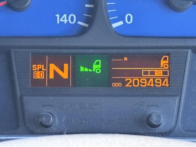 NISSAN DIESEL Quon 2011