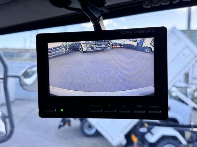 NISSAN DIESEL Quon 2011