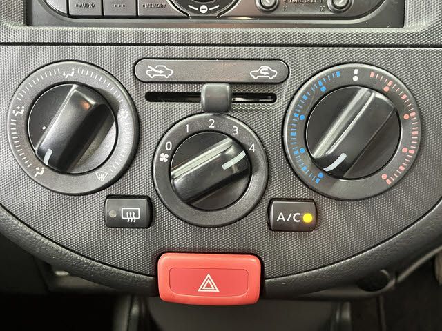 NISSAN NV150 AD 2WD 2017