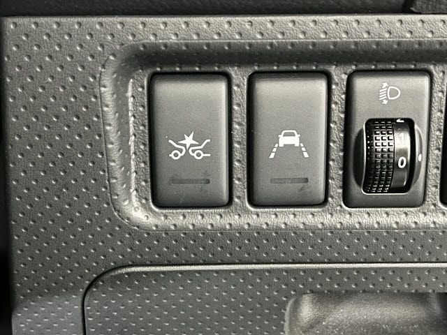 NISSAN NV150 AD 2WD 2017