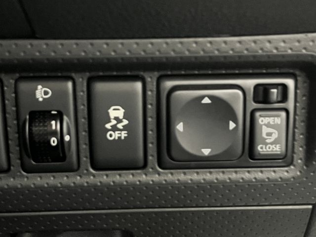 NISSAN NV150 AD 2WD 2017