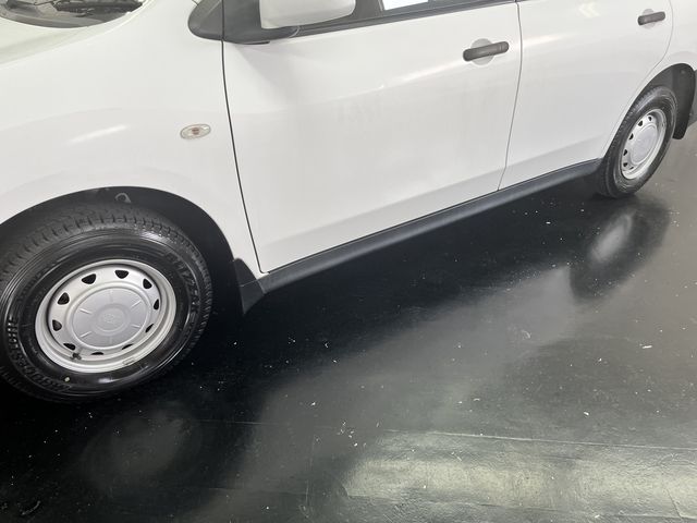 NISSAN NV150 AD 2WD 2017