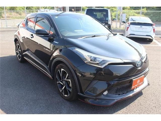 TOYOTA C-HR 2017