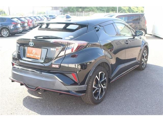 TOYOTA C-HR 2017