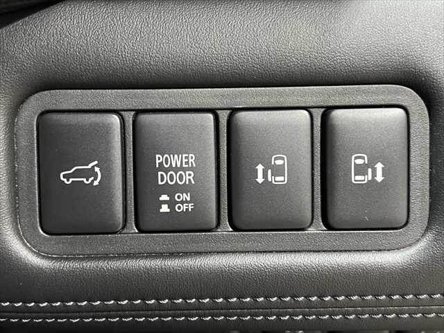 MITSUBISHI DELICA D:5 4WD 2019