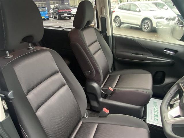 NISSAN SERENA  S-HYBRID 4WD 2017