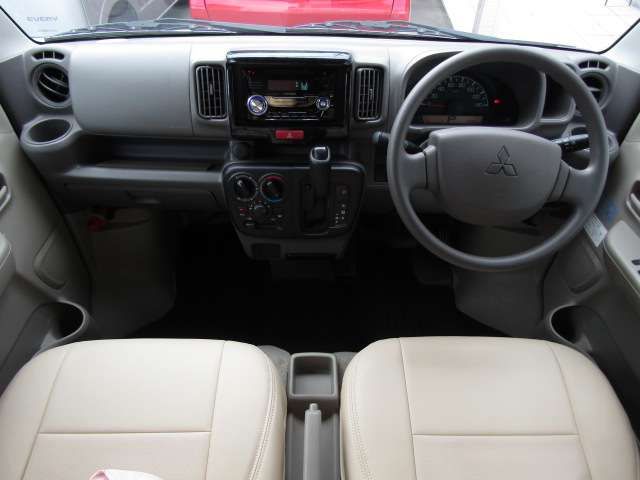 MITSUBISHI MINICAB van 2019