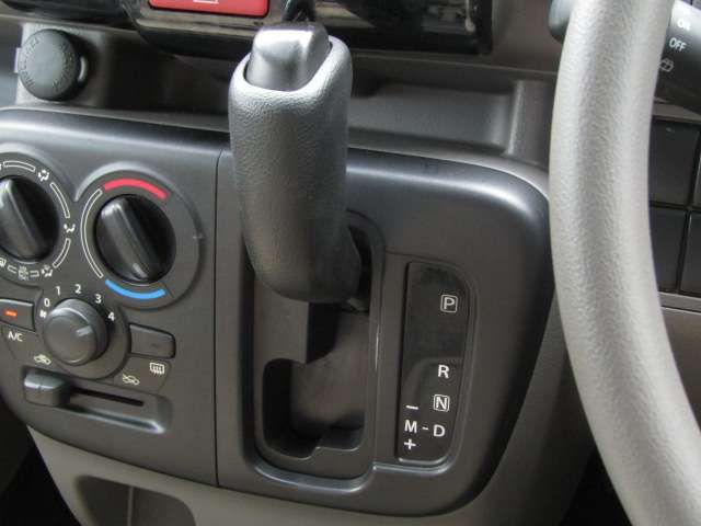 MITSUBISHI MINICAB van 2019