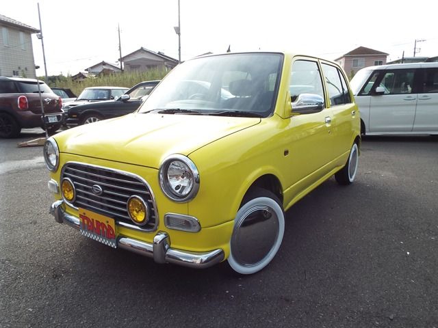 DAIHATSU MIRA GINO 2001