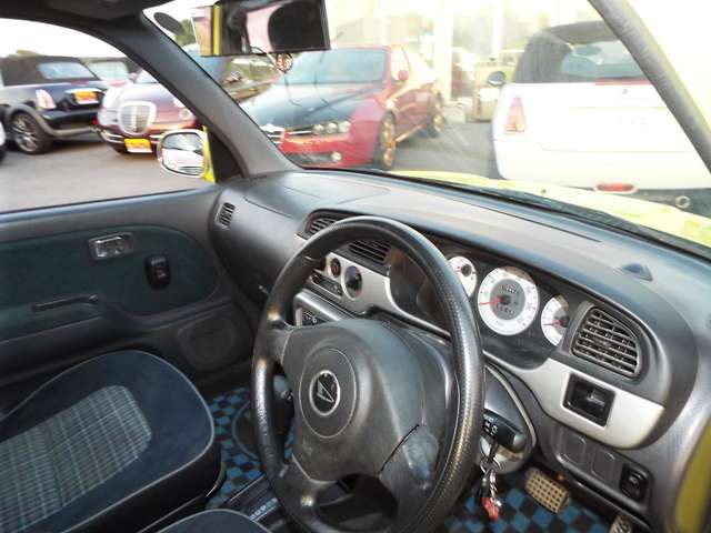 DAIHATSU MIRA GINO 2001