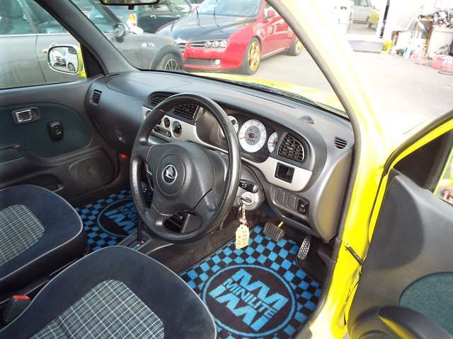 DAIHATSU MIRA GINO 2001