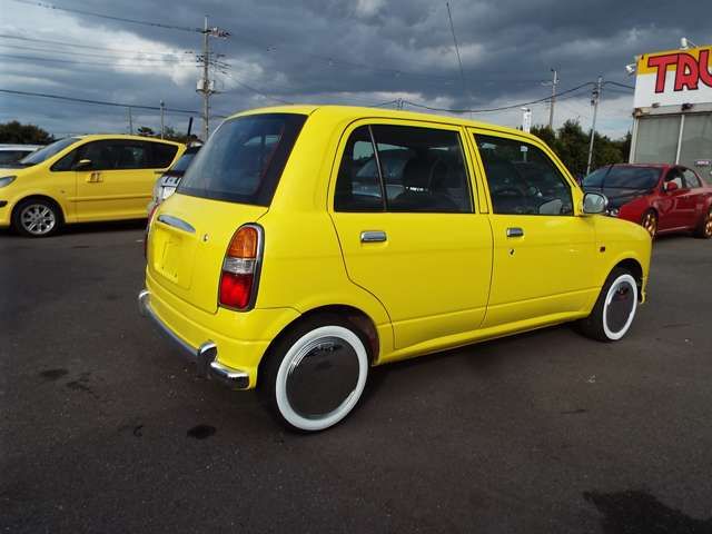 DAIHATSU MIRA GINO 2001