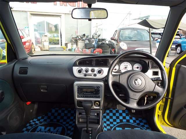 DAIHATSU MIRA GINO 2001