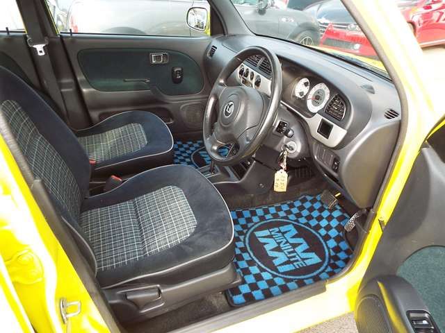 DAIHATSU MIRA GINO 2001