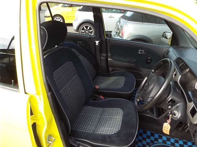 DAIHATSU MIRA GINO 2001