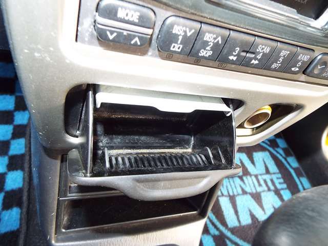 DAIHATSU MIRA GINO 2001