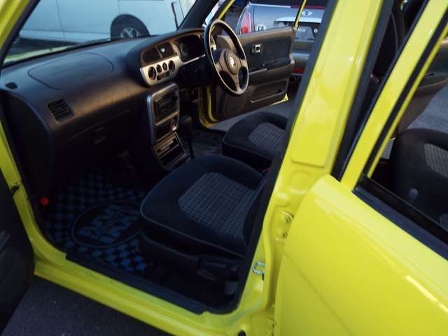 DAIHATSU MIRA GINO 2001