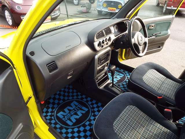 DAIHATSU MIRA GINO 2001